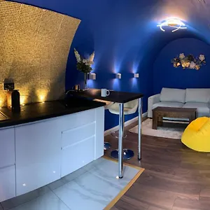 https://the-vaults.tophotelsbath.com